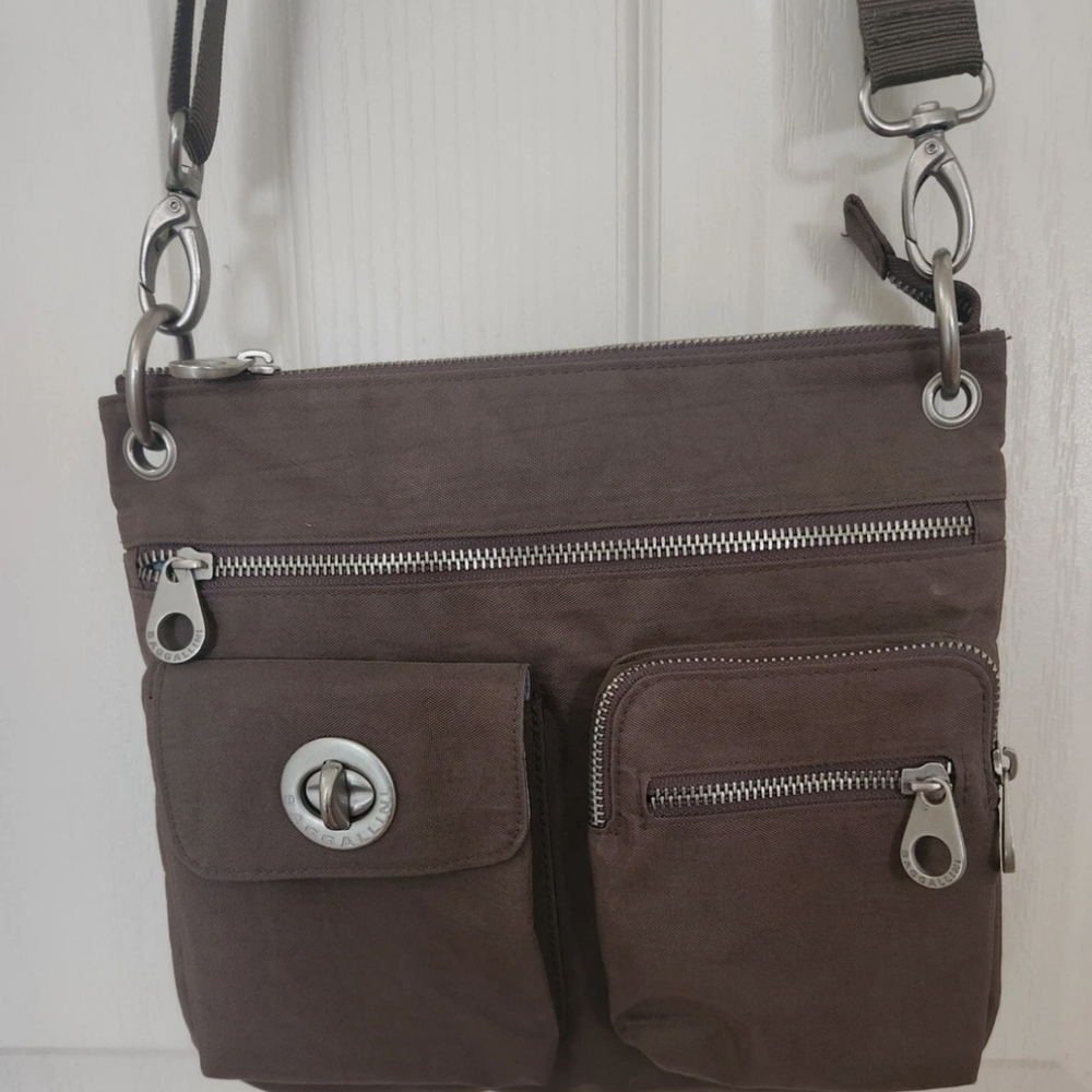 Baggallini Sydney Brown Crossbody Bag